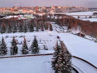 Глава Башкирии поздравил фотографией с наступающим 8 марта